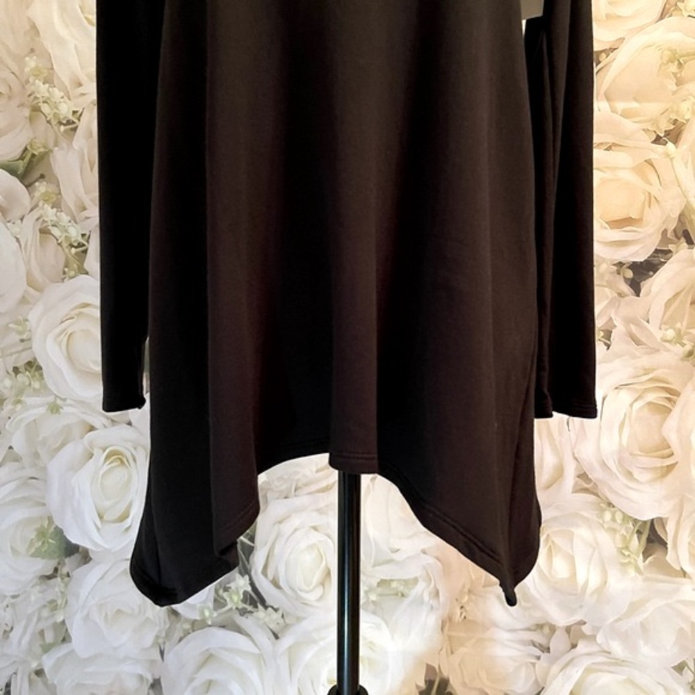 GO COUTURE  Sharkbite Tunic Sweater in Black - cozy Size Small - NWT - Picture 7 of 8